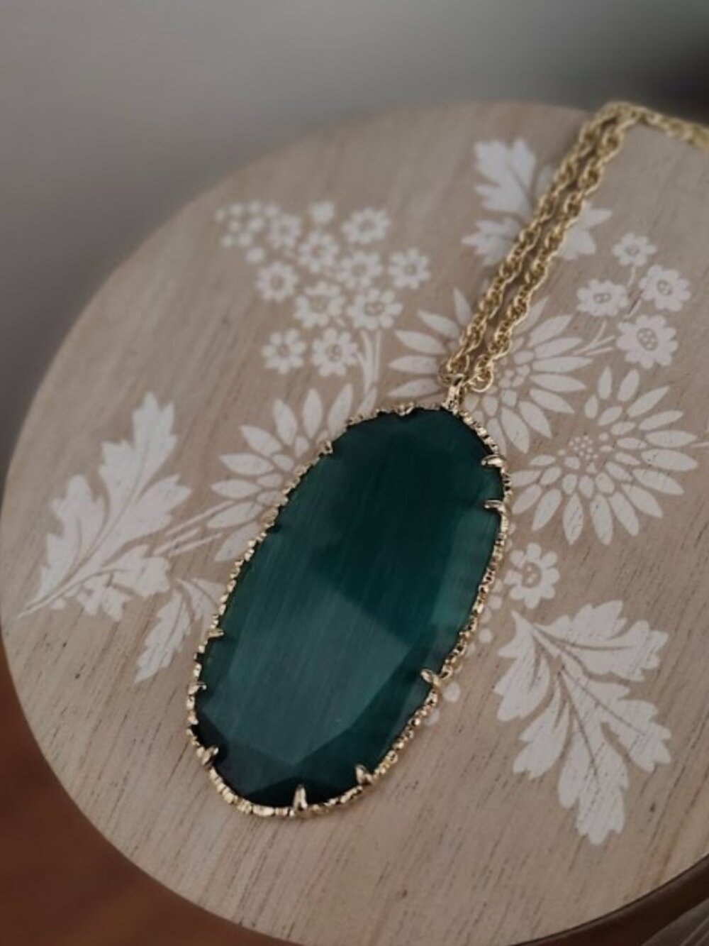 Kendra Scott Emerald Green Donna Gold Pendant Necklace